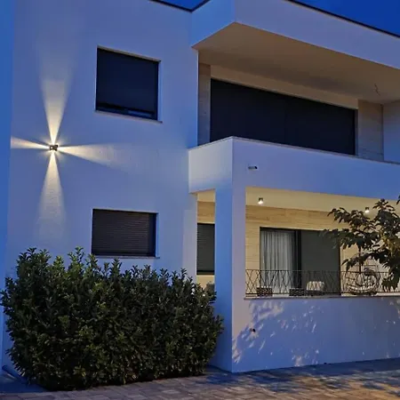 Rocco Villa *