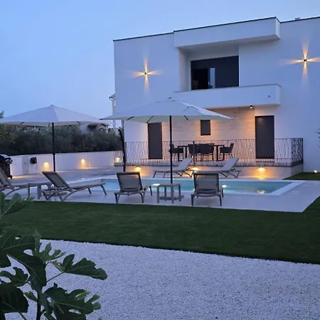 Rocco Villa *